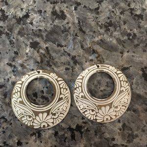 Hoop earrings with white detailing